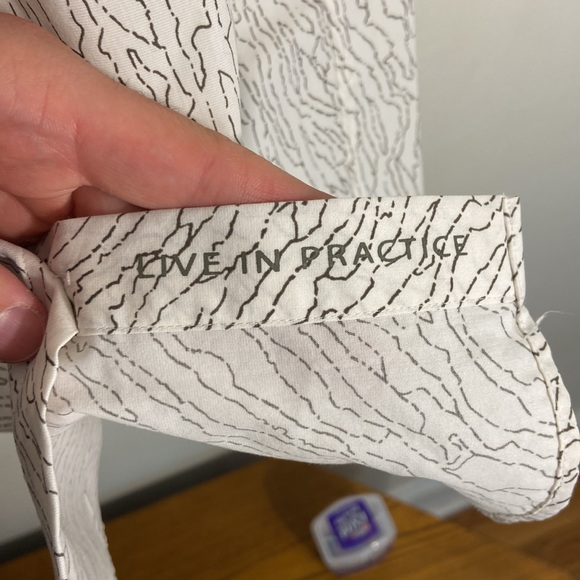 Lululemon short-sleeve button down - Picture 6 of 6